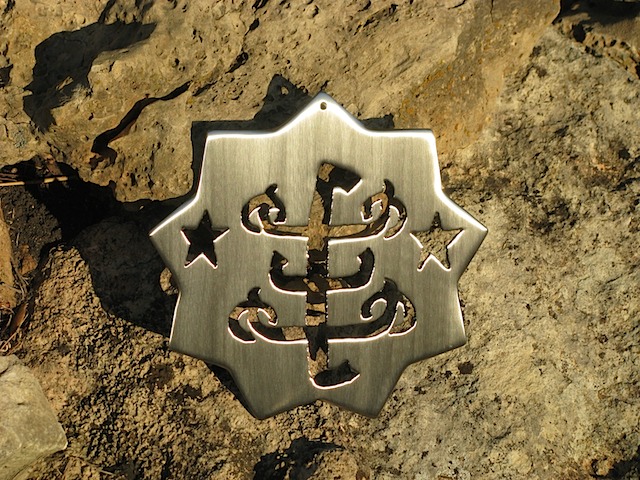 9" solid star with ring stone symbol